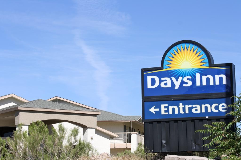 Days Inn By Wyndham Globe Exteriör bild